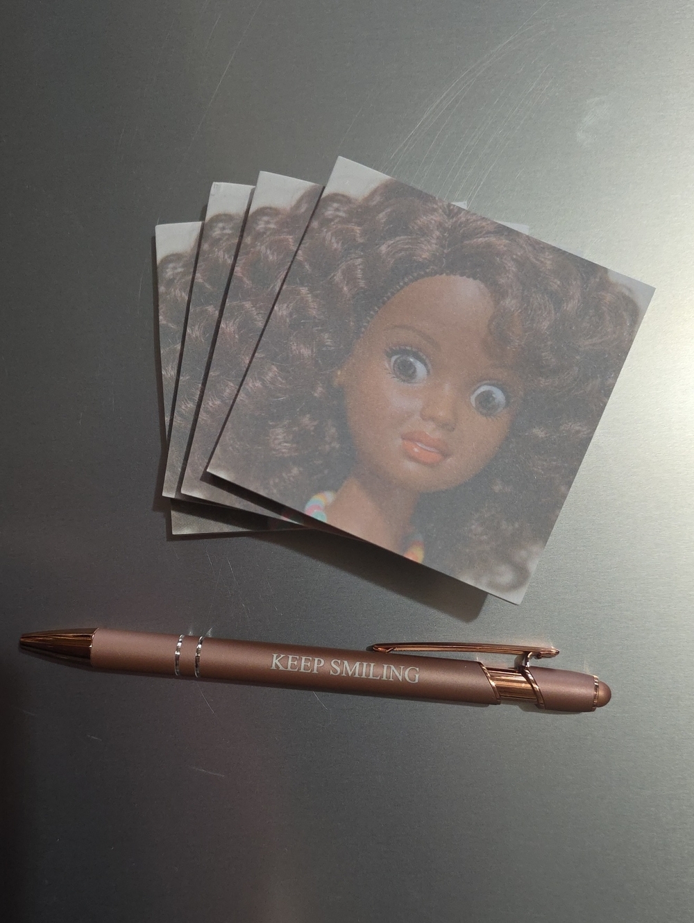 KEEP SMILING Rose Gold Stylist Pen with 4 Postit Notes
